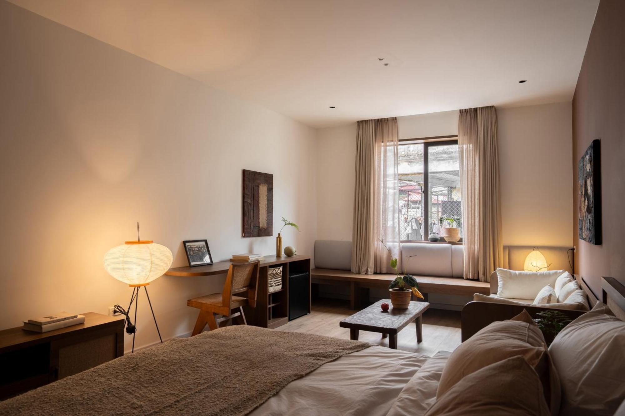 A Stay In Hanoi, Hanoi